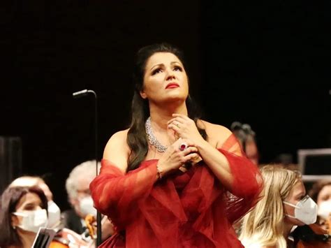 Anna Netrebko withdraws from forthcoming engagements