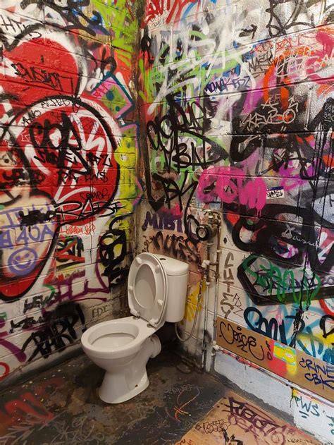 Graffiti | Bathroom graffiti, Toilet art, Graffiti