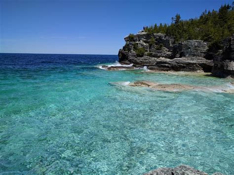 Clear blue waters in Tobermory, Ontario [OC] [4032×3024] : EarthPorn