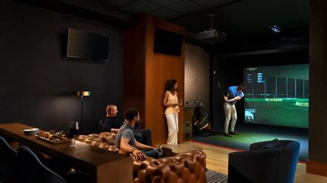 Restaurant Topgolf Swing Suite Four Seasons St. Louis - Saint Louis ...