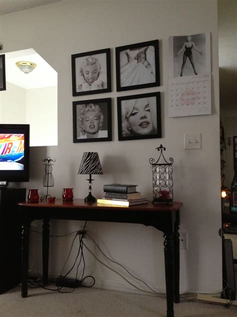 Marilyn Monroe living room Marilyn Monroe, Home Diy, Home Decor, Office Desk, Sweet Home ...