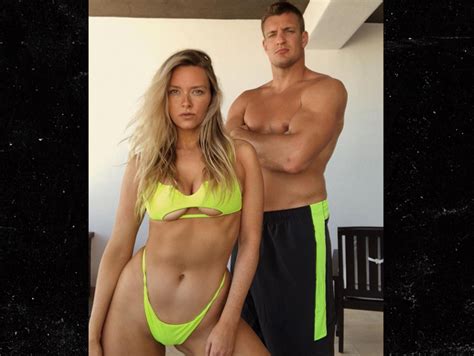 Gronk's GF Camille Kostek (Ne)on Fire ... on Vacation in Cabo