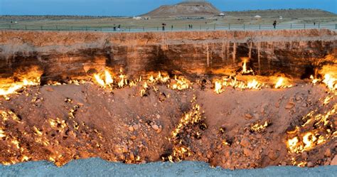 14 Weird Facts About The Gates Of Hell In Turkmenistan