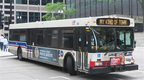 Bicyclist Struck by CTA Bus in River North | Chicago News | WTTW