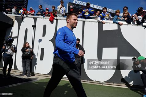 Los Angeles Rams head coach Sean McVay enters the field before the ...