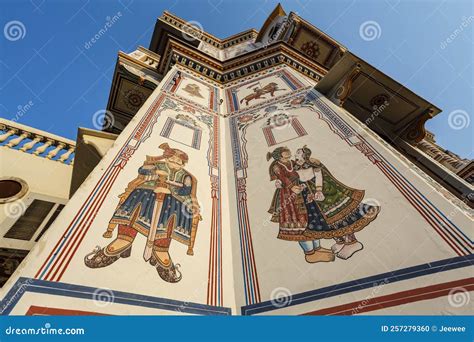 MANDAWA, RAJASTHAN, INDIA - DECEMBER 27, 2017: Ladia Haveli With Colorful Frescoes And Paintings ...