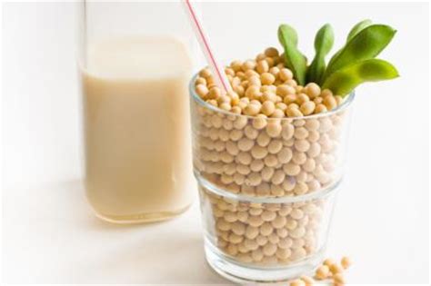 Benefits of Soy Milk | LoveToKnow