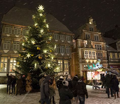 Hamelner Weihnachtsmarkt - Historische Altstadt Hameln - CASTLEWELT®