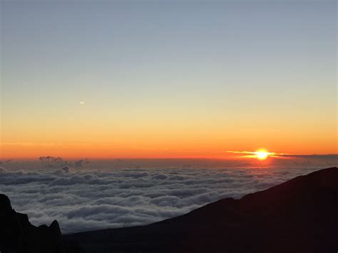 Mauna Kea sunrise | Big island hawaii, Sunrise, Mauna kea hawaii