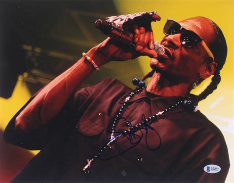 Snoop Dogg Signed 11x14 Photo (Beckett COA) | Pristine Auction