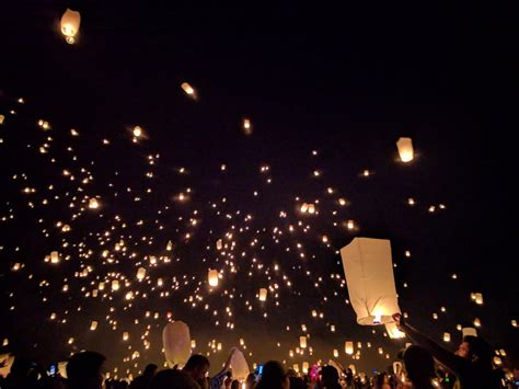 Sky Lanterns on Mid Air · Free Stock Photo