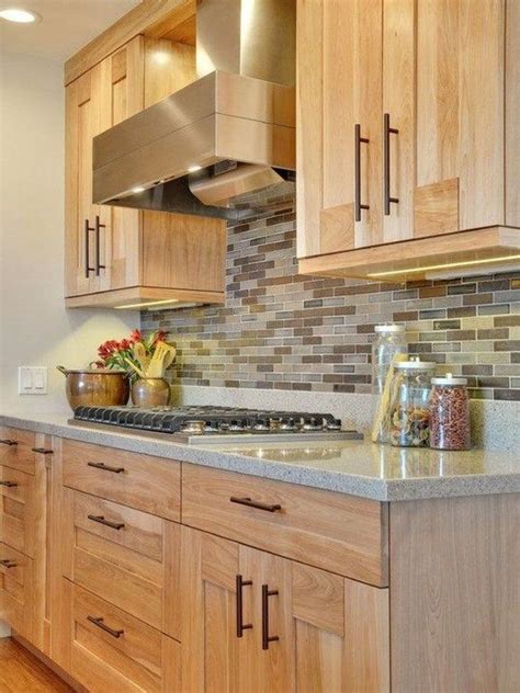 30+ Lovely White Kitchen Backsplash Design Ideas | Kitchen design, Birch cabinets, Maple kitchen ...