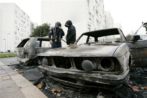 Terror aus den Banlieues: Ist die Religion schuld oder der Säkularismus ...