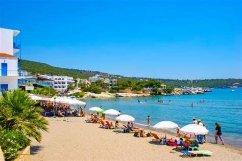 Best 4 Beaches in Aegina island - Greeka.com