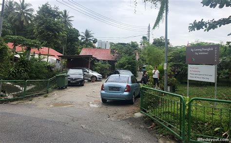 Visiting Kampong Lorong Buangkok, Singapore’s Last Mainland Village - Little Day Out