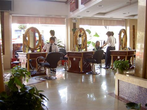 A fancy hair salon | My mother wanted to get a haircut so we… | Flickr