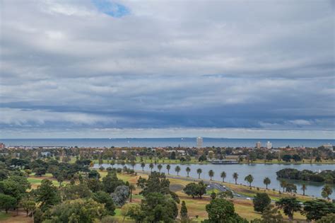 Albert Park Lake • Pegs on the Line