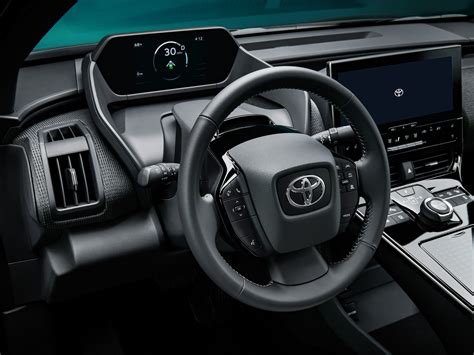 2021-Toyota-bZ4X-Concept-Interior-05 - MiuraMag