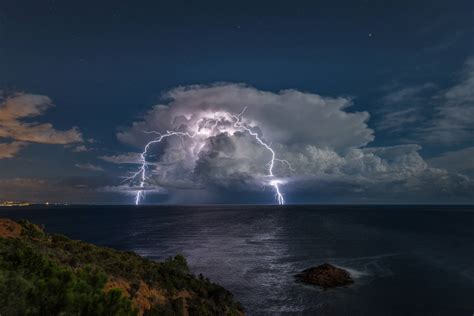 Top 72+ imagen 4k lightning wallpaper - abzlocal fi