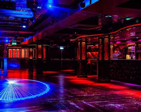 DUBLIN nightlife: 10 bars & clubs you NEED to experience