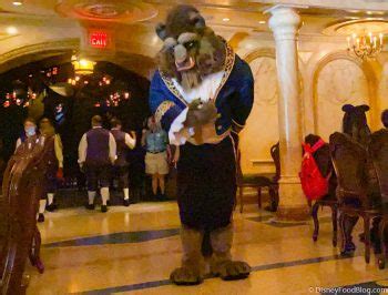 Magic Kingdom Character Dining | the disney food blog