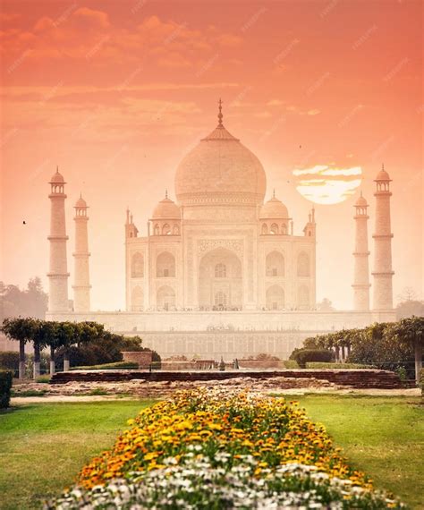 Premium Photo | Taj Mahal at beautiful sunset in India