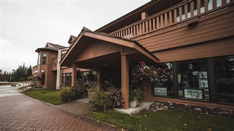 Waskesiu hotel owner concerned with mixed messaging after COVID case leads to temporary closure ...