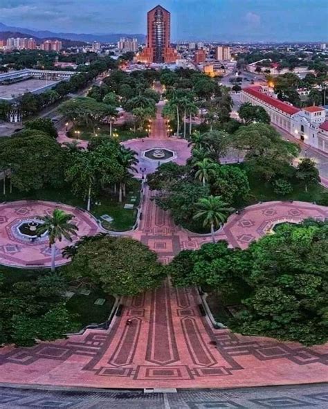 Maracay plaza Bolívar Venezuela | Maracay venezuela, Venezuela paisajes, Maracay