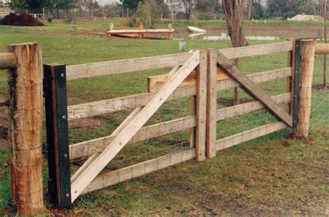 Farm Gate Design Ideas for Your Property