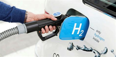 Green hydrogen feasible at scale before 2035: study | Recharge