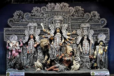 Durga Puja 2017: Images That Give You a Glimpse of Durga Puja Pandals and Celebrations in India ...