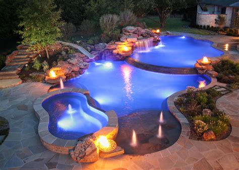 8 Incredible Fire and Water Features | Woodlanddirect.com