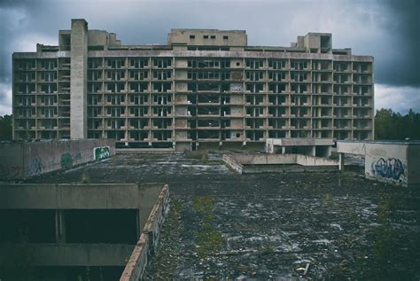 Abandoned sanatorium – free photo on Barnimages