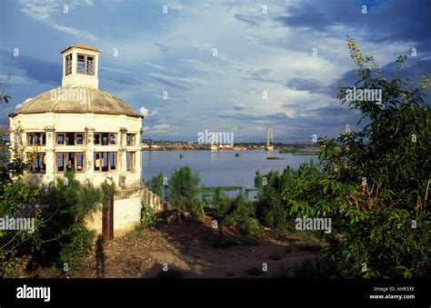 Bridge over the Zambezi river, Tete, Mozambique Stock Photo - Alamy