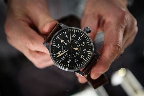 Do Airline Pilots Actually Wear Pilot Watches? - The Points Guy