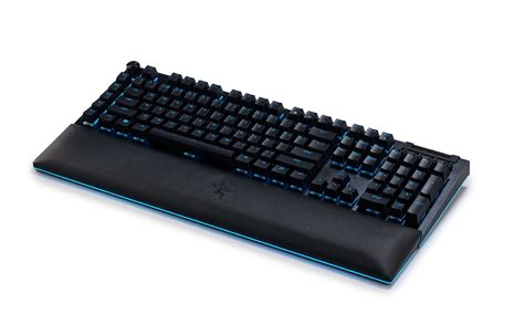 Razer BlackWidow V4 Pro | Maximum PC June 2023