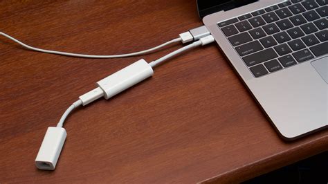 Everything you need to know about Thunderbolt 3: Speed, Display, Power, and Connectivity - Dignited