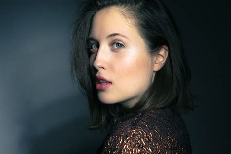 Video: Alice Merton – “No Roots” | Musically Amusing