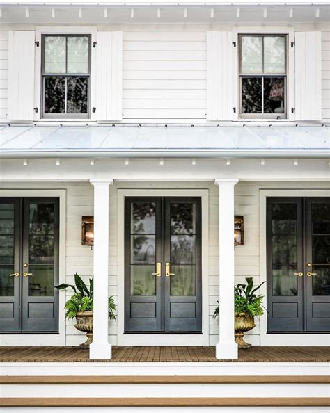 Front porch - all doors the same with lanterns in between?? Modern Farmhouse Exterior, Farmhouse ...