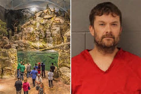 Alabama Man Who Stripped Naked and Did Cannonball Into Bass Pro Shop Aquarium Was on Drugs: Police