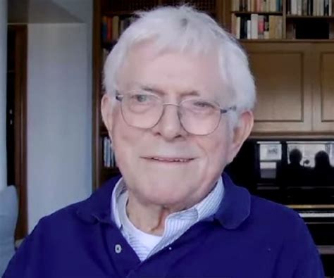 Phil Donahue Biography - Facts, Childhood, Family Life & Achievements