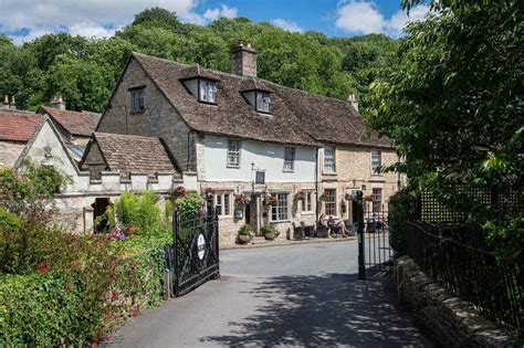 Castle Combe, Cotswolds – Ultimate Guide to Visiting