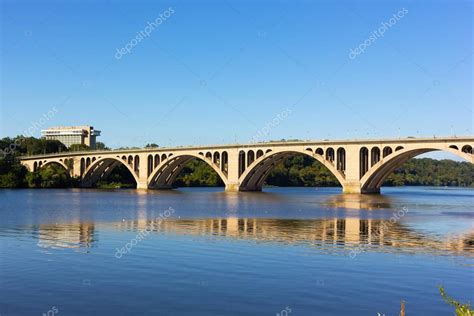 Key Bridge over Potomac River, Washington DC, USA. — Stock Photo © avmedved #130427098