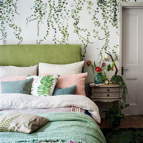 How to Decorate your Bedroom With Plants - Live Enhanced | Green bedroom walls, Bedroom decor ...