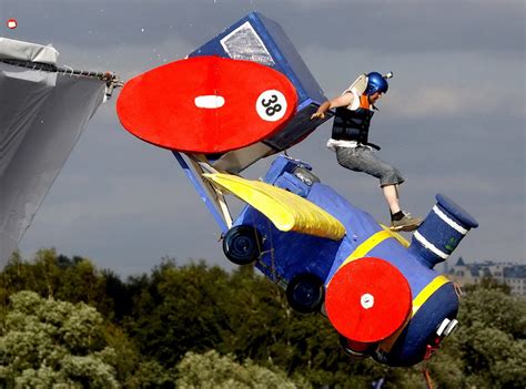 Fresh Pics: Red Bull Flugtag Moscow 2011