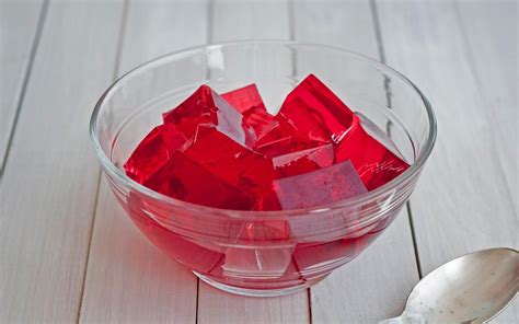 Gelatin: Amino acids, uses, and benefits