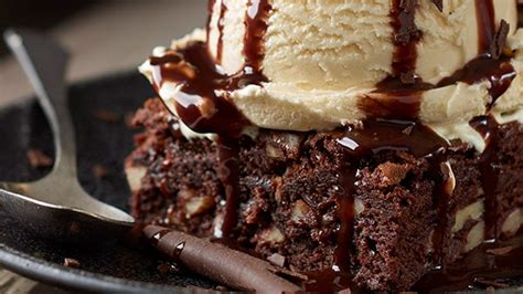 Outback Steakhouse's New Dessert Looks Absolutely Decadent