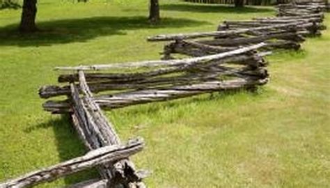 Rustic Log Fence Ideas | HomeSteady