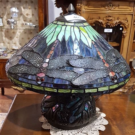 TIFFANY STYLE STAINED GLASS DRAGONFLY TABLE LAMP