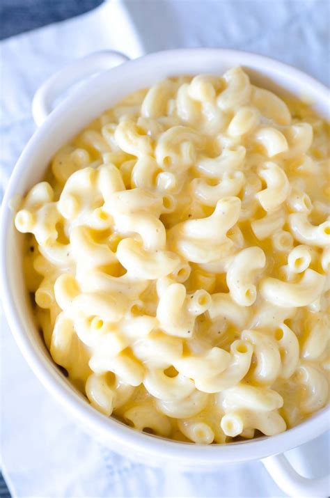 Creamy Mac and Cheese - EASY stove top recipe!